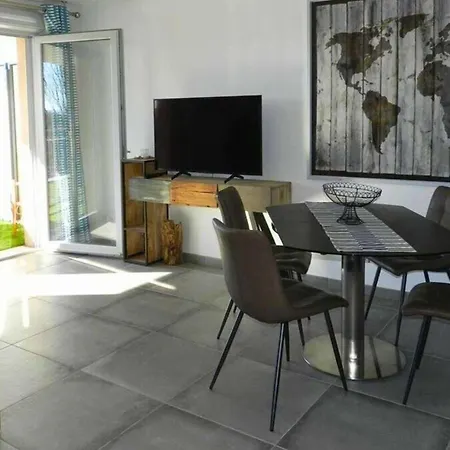 T3 Spacieux- Clim- Piscine Appartement